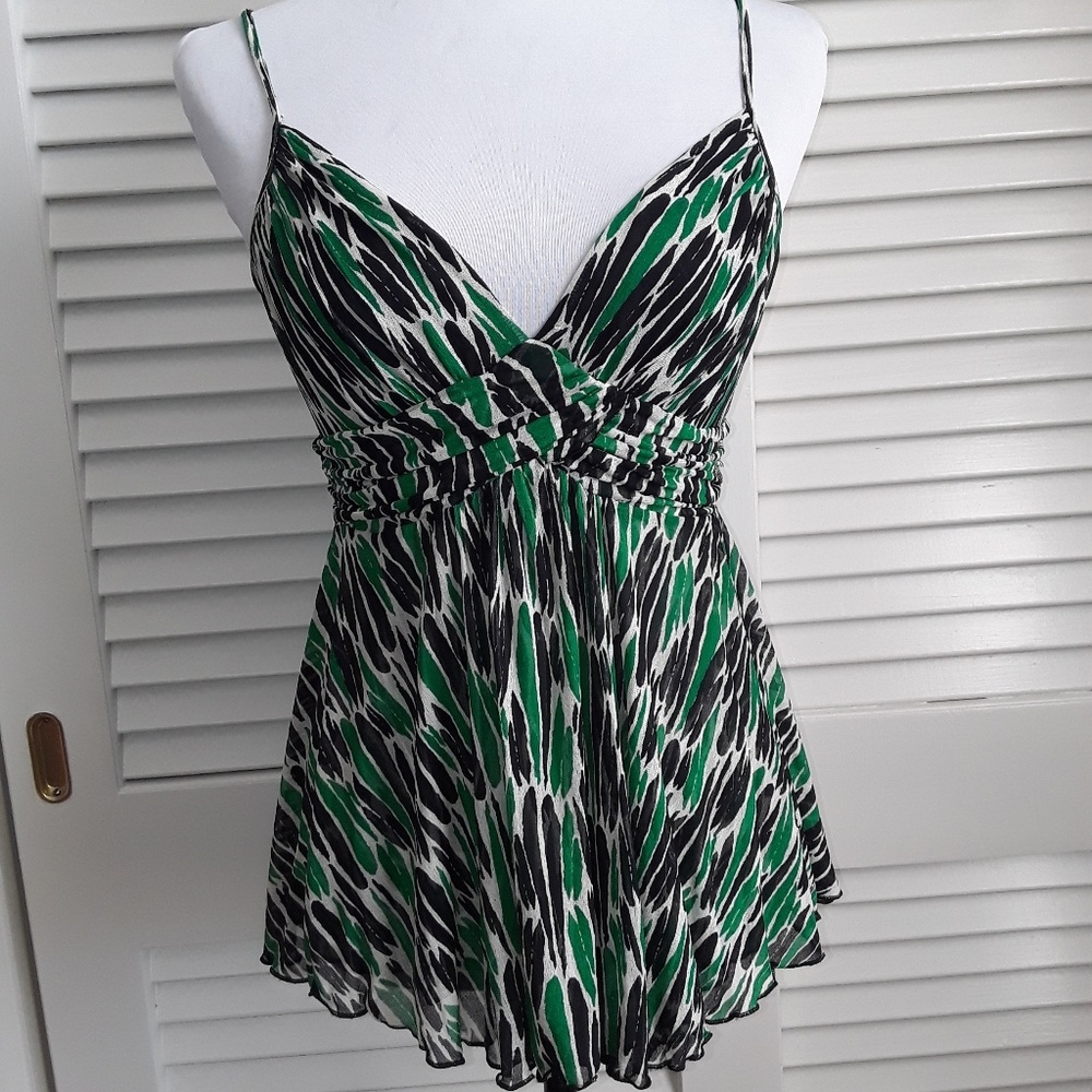 Diane vonFurstenberg Top sz M 🎈3/$10